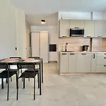 Carina Beach - Private Apartment - Bsr - 1