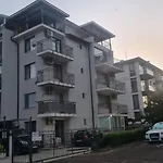 Apartment Lazur By The Sea