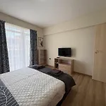 Kamelia Suites