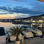 Amazing One Bedroom Sea Nest Near Dinevi Marina