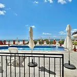 Carina Beach - Private Apartment - Bsr - 3