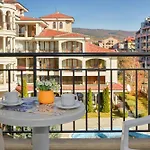 Chateau Del Mar Holiday Apartments