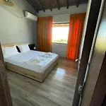 Studio 8 Arapya