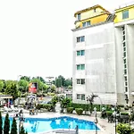 Luxury Breeze Apartment