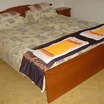 Two-Bedroom Apartment Bravo 5