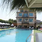 Salena Hotel
