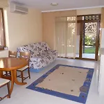 Central Beach Apartment Ravda