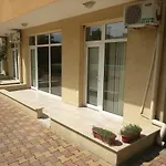 Kamelia Garden Studio Nova