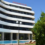 Apartments In Boomerang Residence