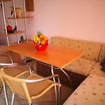 Kamelia Garden 2