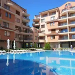 Efir Holiday Village Apartment