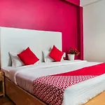 Oyo 37004 City Heart Guest House