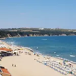 Apartment With Sea View In Obzor Beach