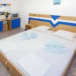 Elvira Hotel