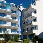Elvira Hotel
