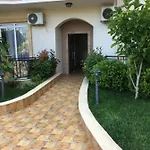 Vase Apartments With Pool