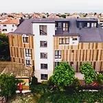 Venti Club Apartments