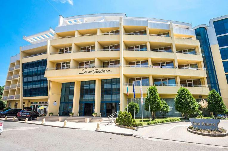 Sun Palace Hotel *