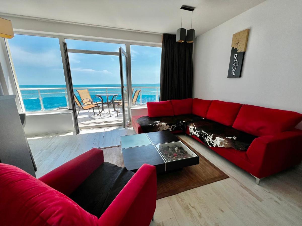 Modern Beachfront With Pool Apartment *