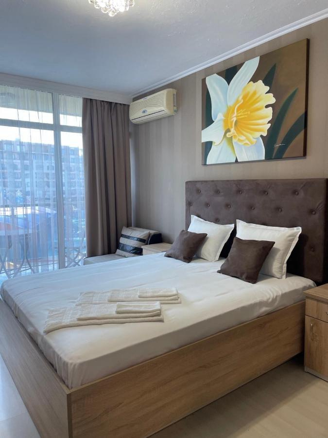 Gallery L Apartment *