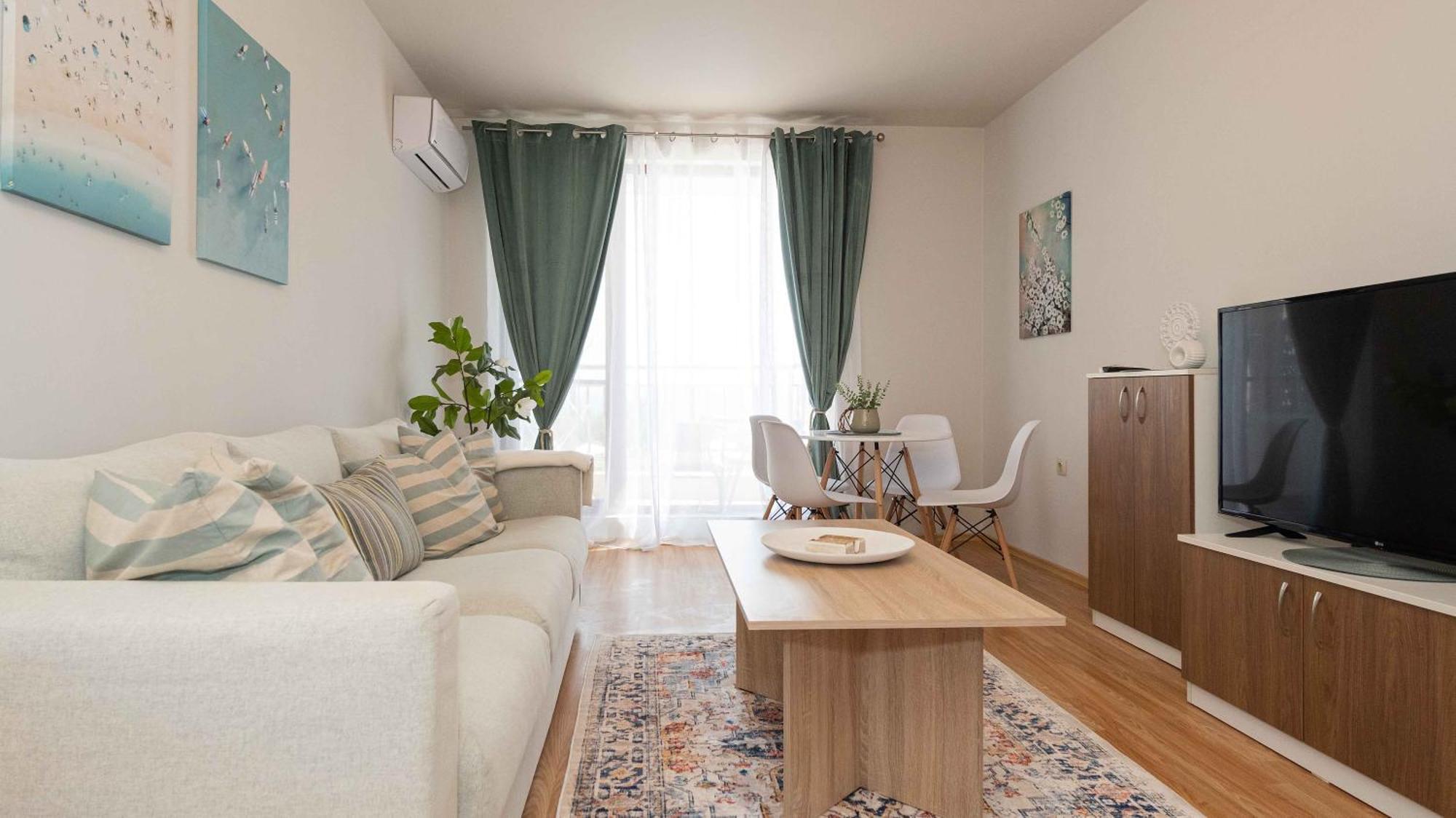 June One Bedroom Sea View Diamond *