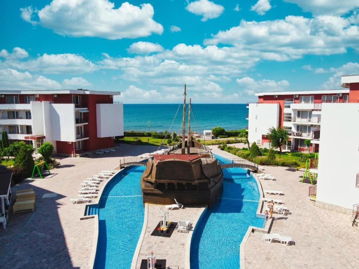 Apartment привилидж первая линия *