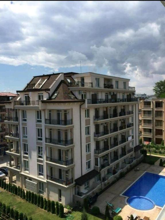 Persani 3 Sanny Daire Sunny Beach